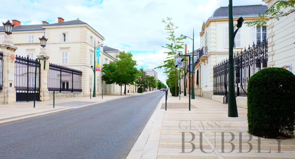 The immaculately presented and maintained Avenue de Champagne